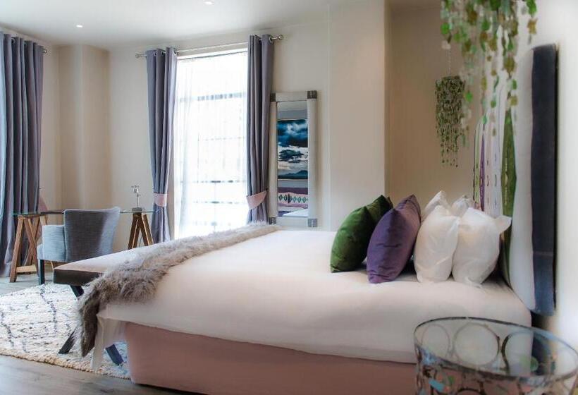 Deluxe Room, Latitude 15 Degrees