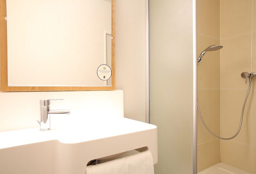 Номер Стандарт Трехместный, B&b Hotel Montpellier Centre Le Millénaire