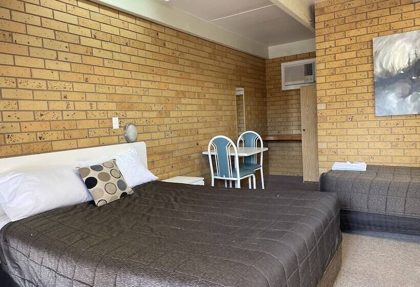 Quarto Familiar, Citrus Motel
