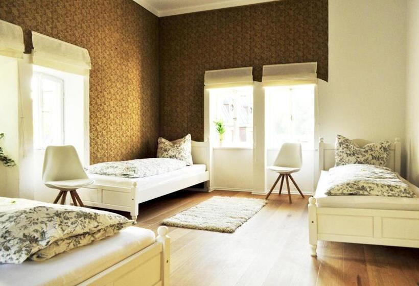 Четырехместный Номер Стандарт, Art Hotel & Hostel