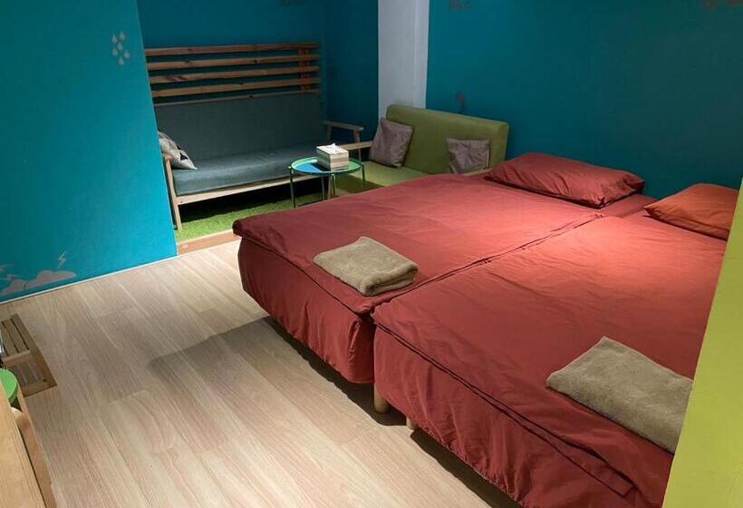 اتاق اکونومی, Leo Ho Hostel