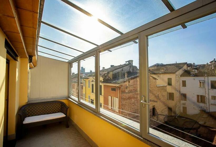 استودیوی سوپریور, Residenza Le Cupole