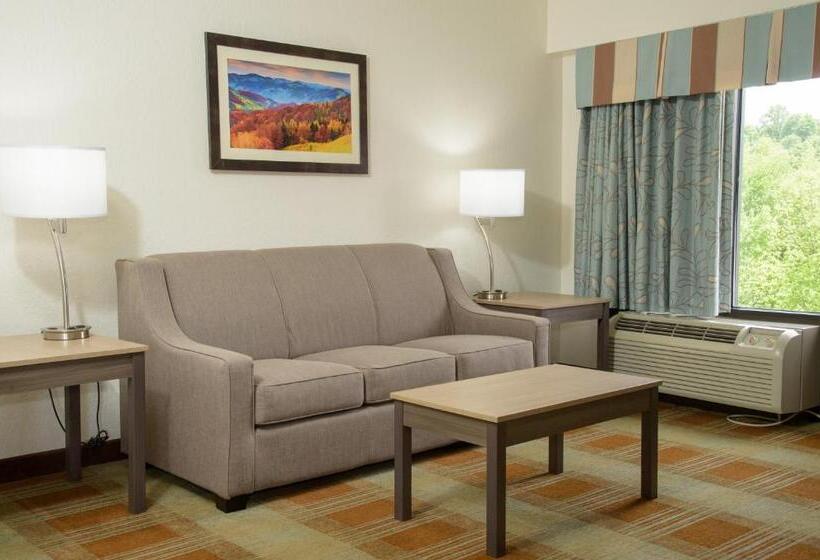 جناح عائلي, Pigeon River Inn