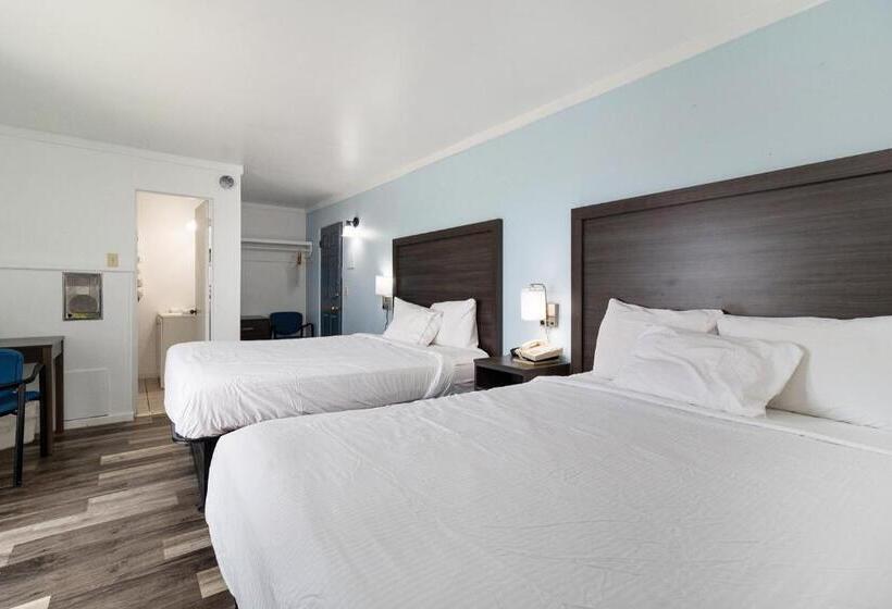 Номер Deluxe, Snyders Shoreline Inn