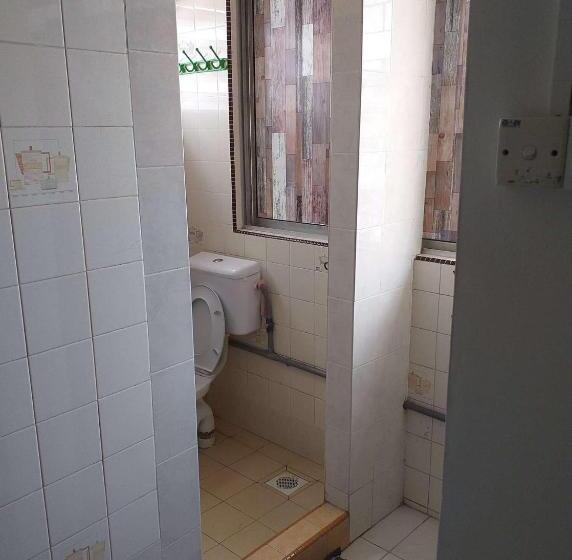 Standard 3 Bett Zimmer Geteiltes Bad, Discovery Malacca Hostel