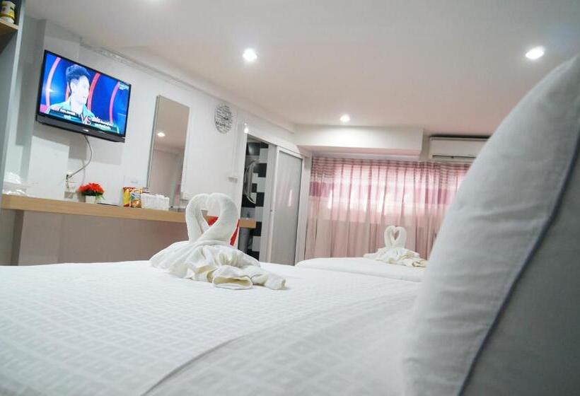 Семейный Номер, Ma Non Nont Hotel & Apartment