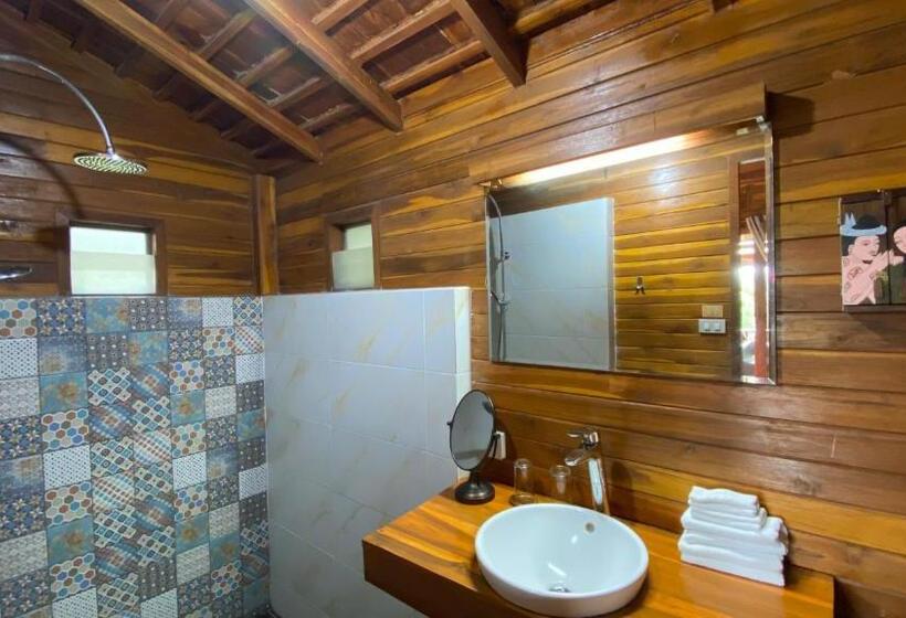 Standard bungalow mountain view, Nan Seasons Boutique Resort