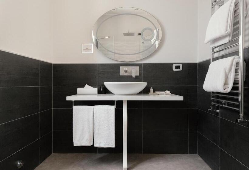 سوییت لوکس, Montenapoleone Suites