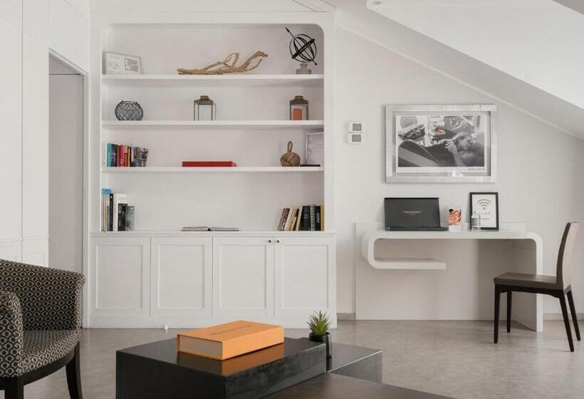 سوییت لوکس, Montenapoleone Suites