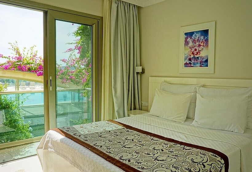 Апартаменты 2 спальни Вид на Сад, Royal Palm Residence