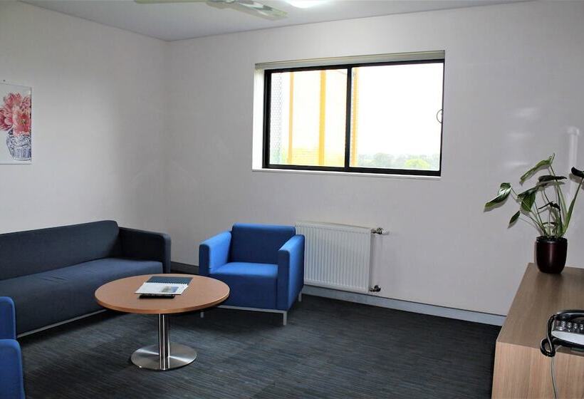 Апартаменты 5 спален, Western Sydney University Village Penrith