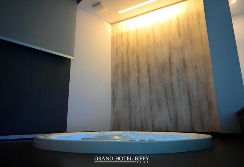 Люкс Повышенной Комфортности, Grand Hotel Biffy