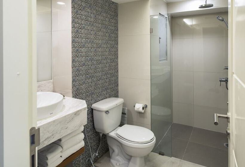 اتاق لوکس با بالکن, Le Tada Residence