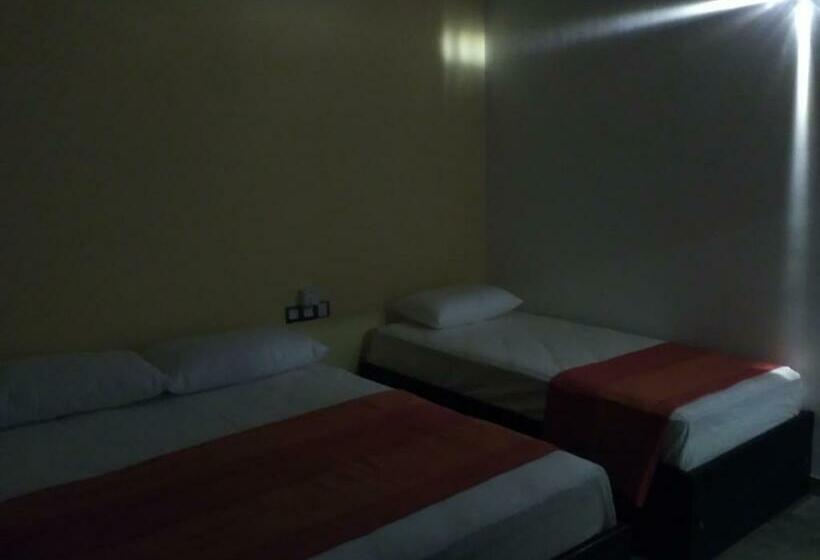 חדר דלוקס לשלושה, Adara Negombo