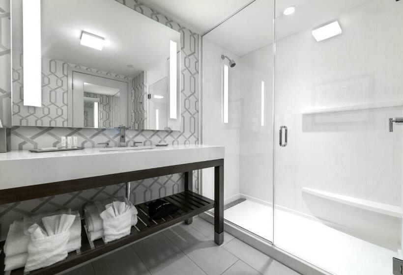 Номер Superior Кровать Кинг, Courtyard By Marriott Edgewater Nyc Area