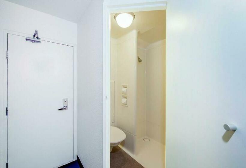 Номер Стандарт Трехместный, B&b Hotel Nîmes Caissargues