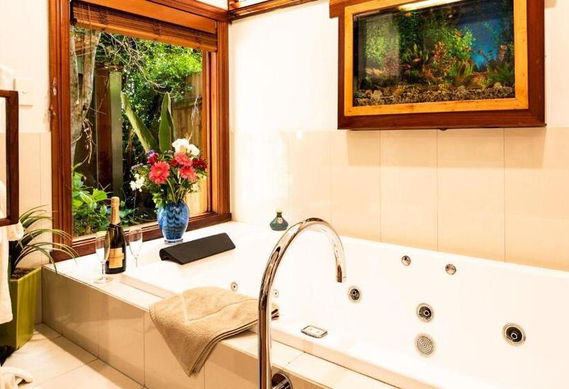 Студио Стандарт с Балконом, Lillypilly S Cottages & Day Spa
