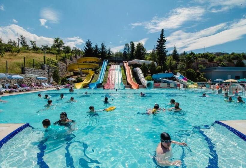 اتاق لوکس با چشم‌انداز دریا, Tilya Resort