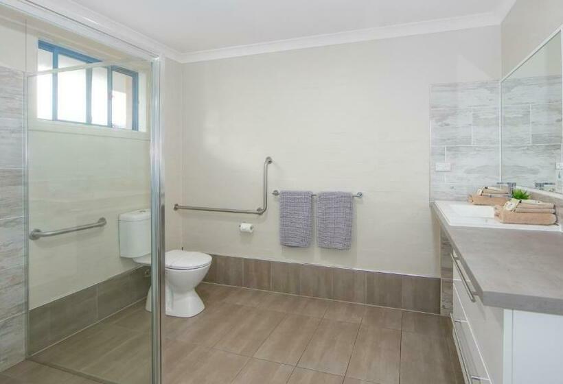 Семейный Номер, Yamba Twin Pines Motel