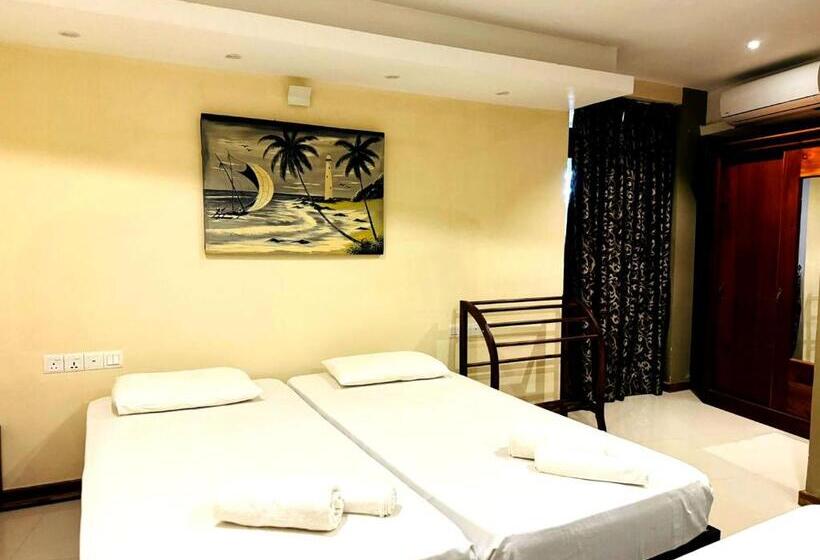 اتاق استاندارد سه نفره, Rivorich Residence Kandy