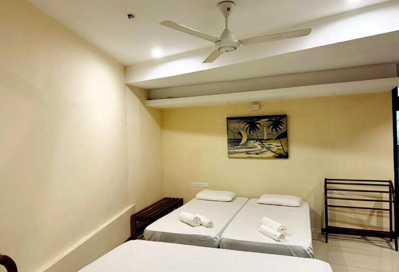 اتاق استاندارد سه نفره, Rivorich Residence Kandy