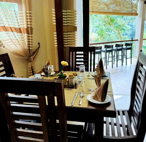 بنگله خانوادگی, Rivorich Residence Kandy