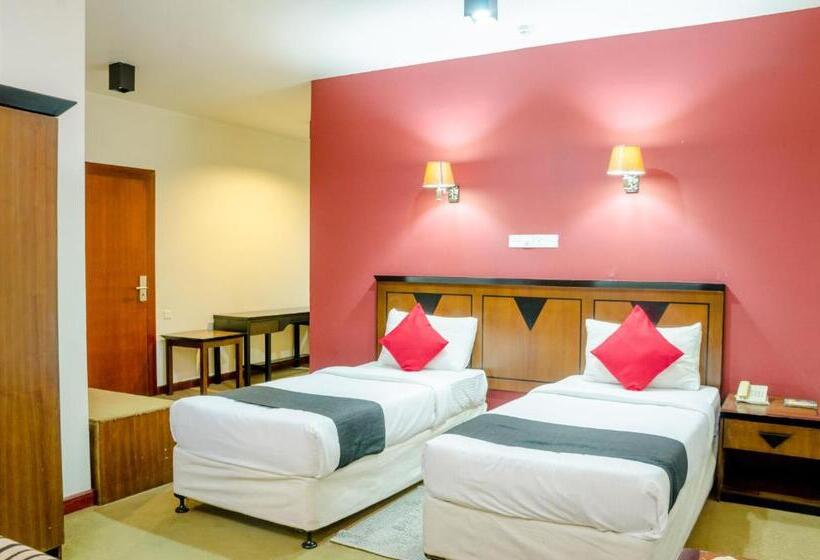 Family Suite, Opulent River Face