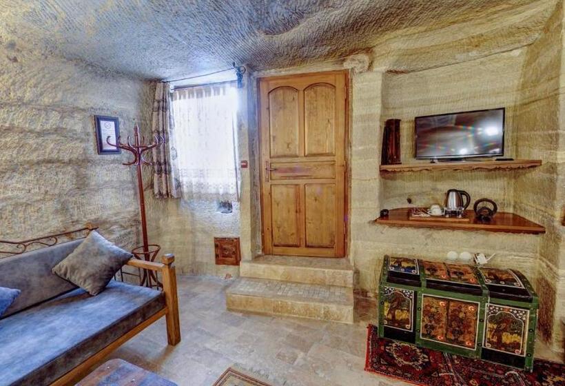 سوییت جونیور, Chelebi Cave Suites Plus 6 Years Old