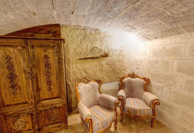 سوییت خانوادگی, Chelebi Cave Suites Plus 6 Years Old