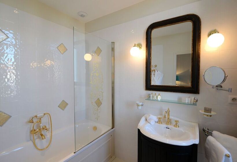 سوییت جونیور, Grand Hôtel Henri   Teritoria