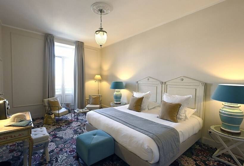 سوییت جونیور, Grand Hôtel Henri   Teritoria