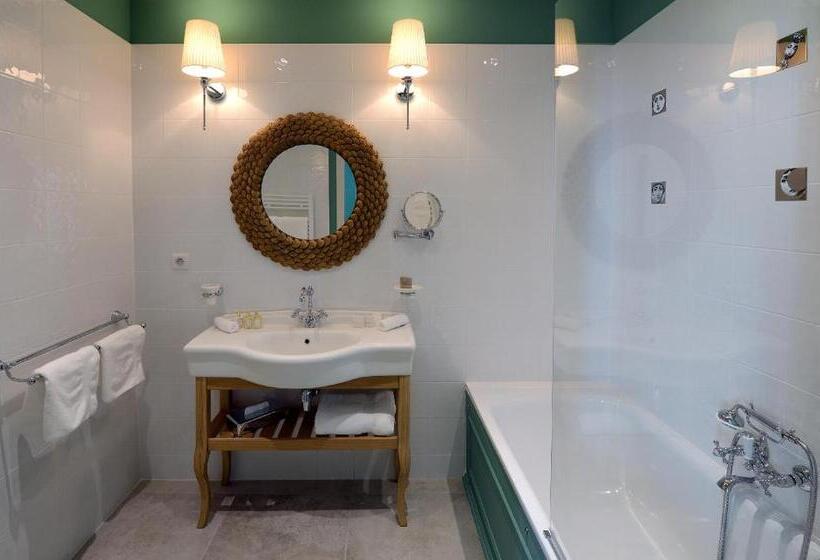 سوییت جونیور, Grand Hôtel Henri   Teritoria