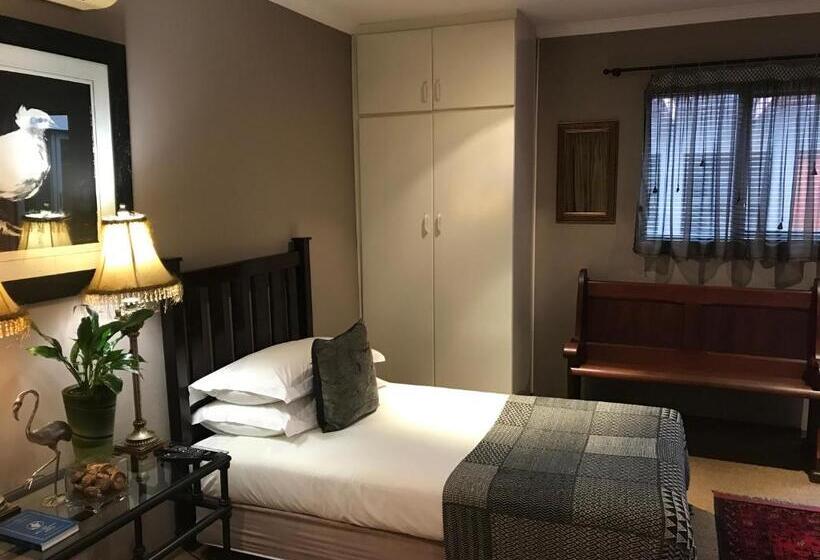 스탠다드 룸 가든 전망, The Crown Guest House