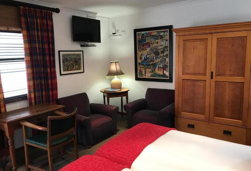 Номер Стандарт Вид на Сад, The Crown Guest House