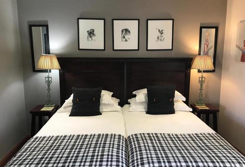 Номер Стандарт Вид на Сад, The Crown Guest House