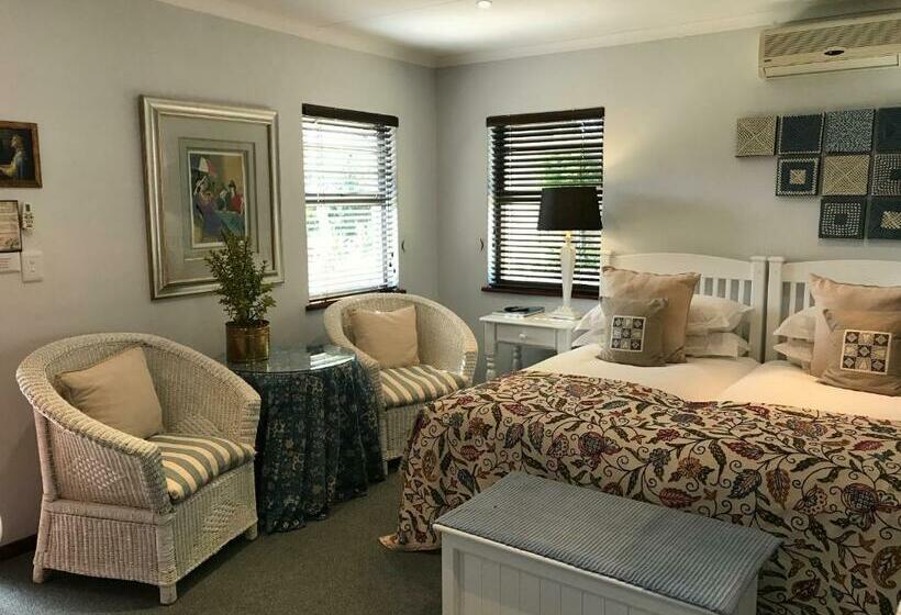Номер Deluxe, The Crown Guest House