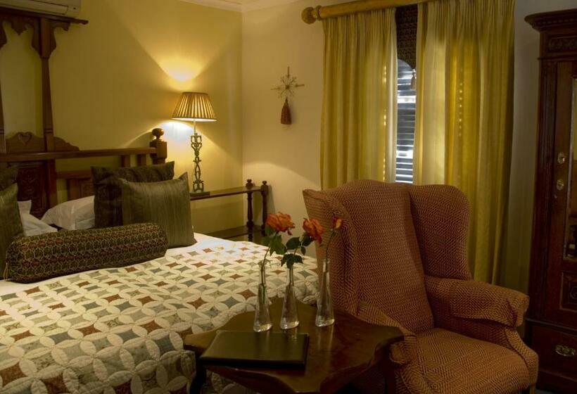 Номер Deluxe, The Crown Guest House
