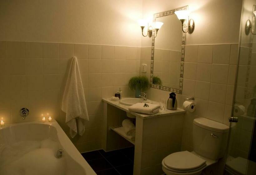 Номер Deluxe, The Crown Guest House
