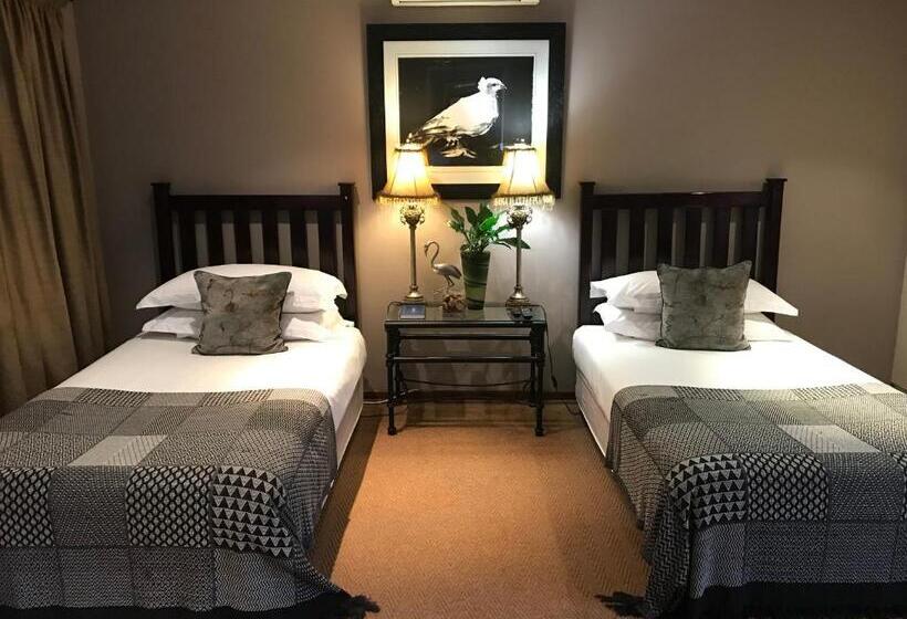 스탠다드 룸 가든 전망, The Crown Guest House