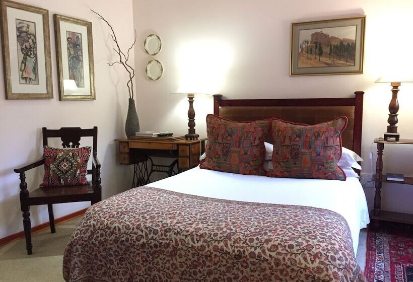 Номер Deluxe, The Crown Guest House