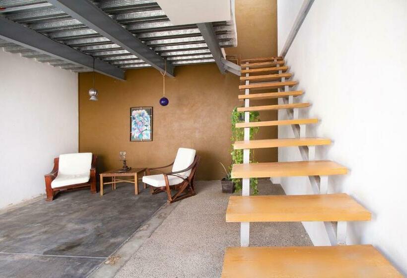 Standard-studio, Samanu