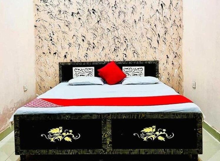 اتاق لوکس سه تخته, Oyo Deep 3 Star Motel