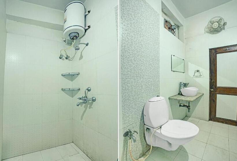 اتاق کلاسیک سه تخته, Flagship Hotel Pragya 4