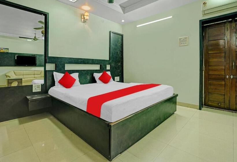 اتاق کلاسیک سه تخته, Flagship Hotel Pragya 4