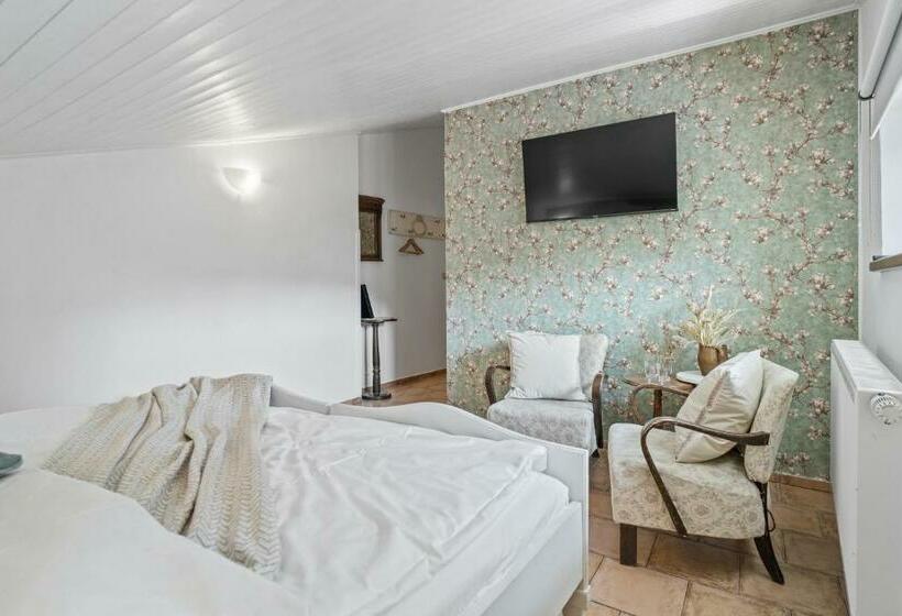 스탠다드 룸, Pension A Restaurace Regina