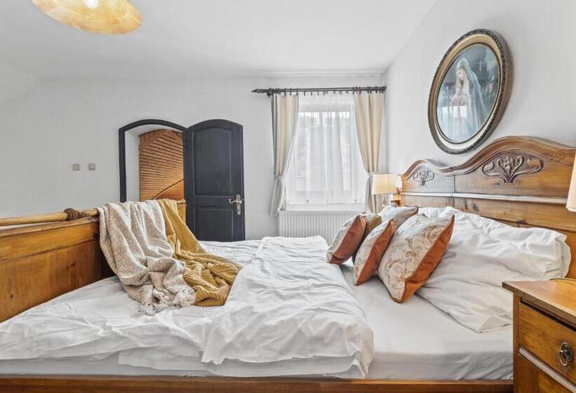 4인용 스탠다드 룸, Pension A Restaurace Regina