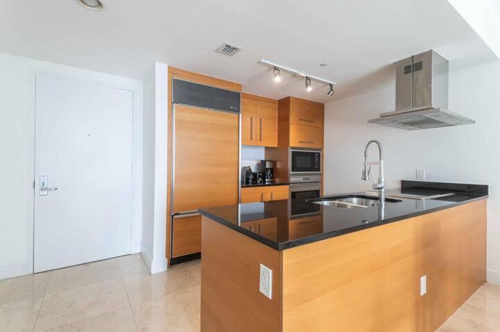 דירה בת חדר שינה 1 עם מרפסת, Icon Brickell Luxury Residence