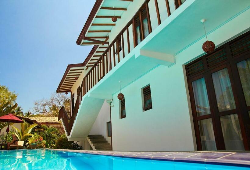 اتاق خانوادگی با چشم‌انداز استخر, Villa Tangalle Lagoon