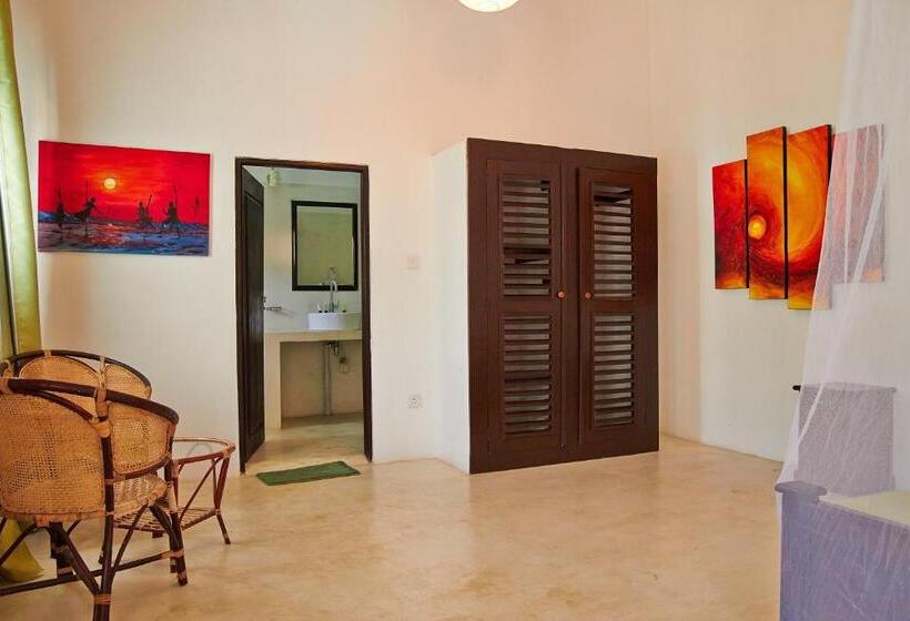اتاق خانوادگی با چشم‌انداز استخر, Villa Tangalle Lagoon