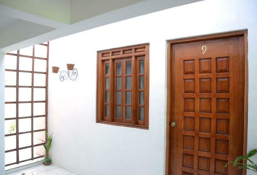 اتاق استاندارد چهارنفره با بالکن, Baltsol